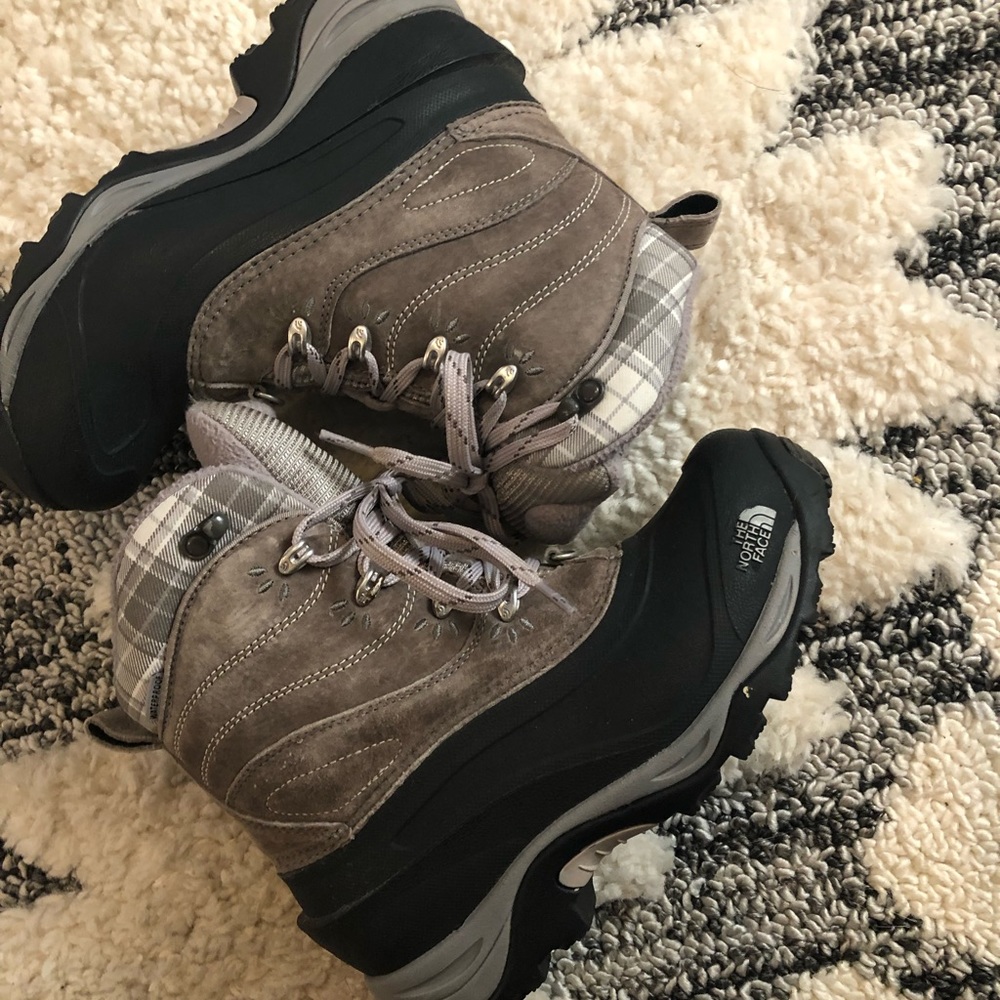 The North Face Women's Gray and Black Boots